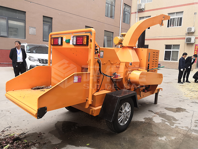 樹(shù)枝粉碎機(jī)開(kāi)機(jī)前要注意什么